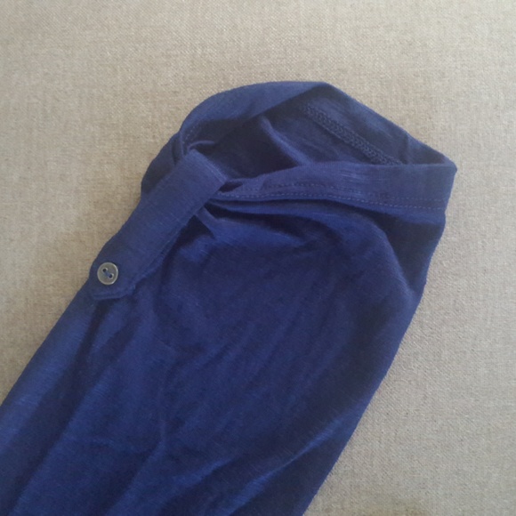 Reitmans Blue V-Neck Top, Size M - Picture 8 of 11